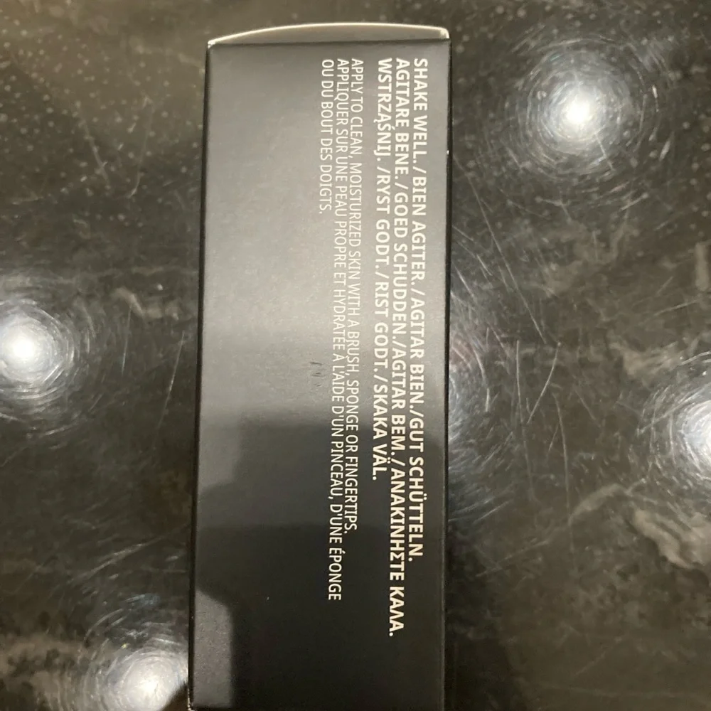 NIB MAC Radiant Sheer Foundation W4 - 50ml